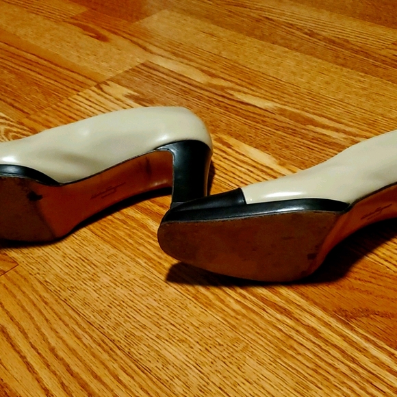 Ferragamo Black and Cream Shoes, Size 9 1/2 B - Picture 5 of 7